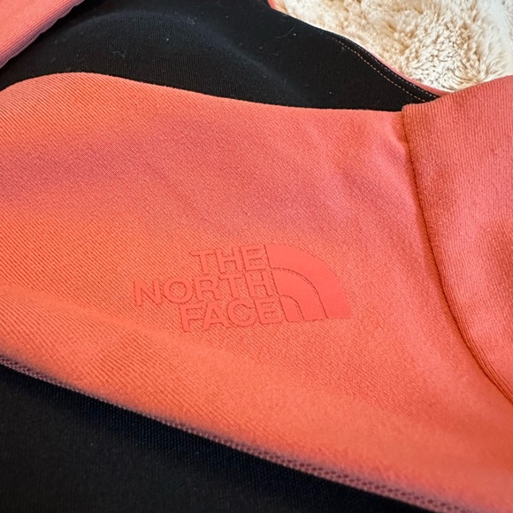 The North Face Coral Beyond The Wall Free Motion Bra, Size Large - Picture 3 of 6